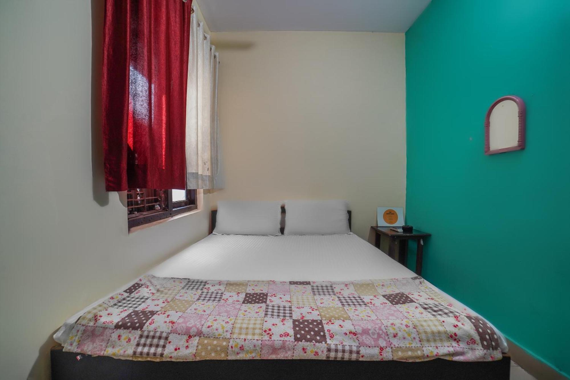 Spot On Komfort Guest House Rudrapur Exteriör bild